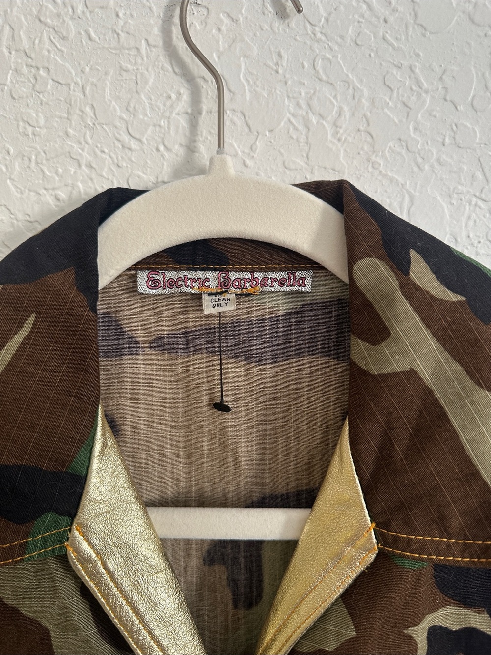 Electric Barbarolla Gold-Trim Camo Set - Picture 3 of 6